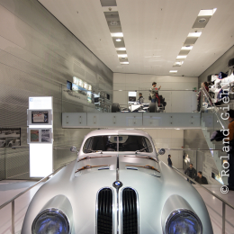 BMW_Museum_und_Welt_20161209_030