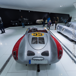 Porsche_Museum_20141122_015