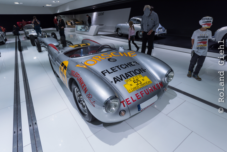Porsche_Museum_20141122_013