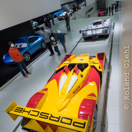 Porsche_Museum_20141122_080
