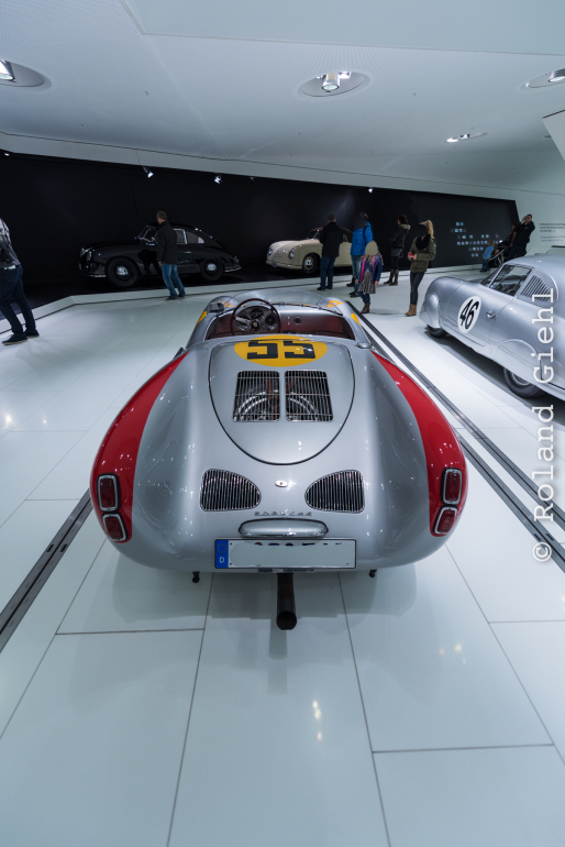 Porsche_Museum_20141122_015