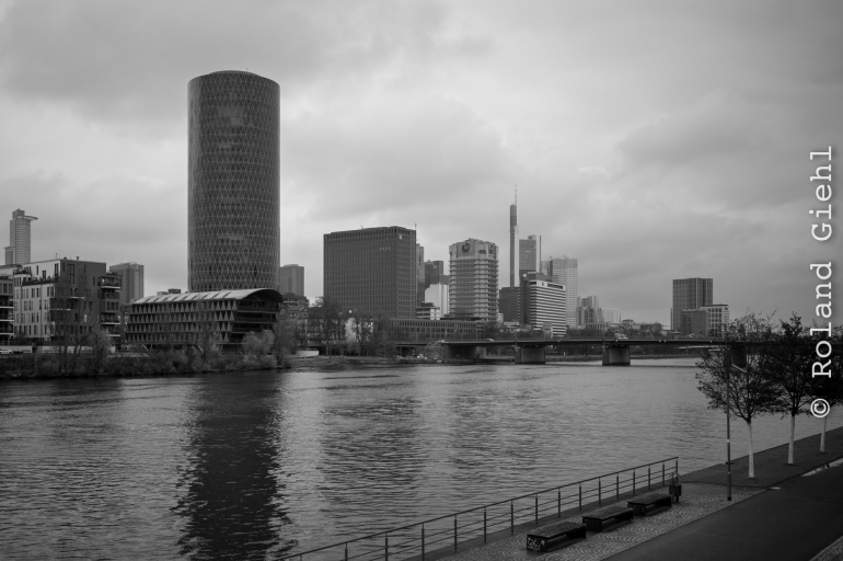 Frankfurt_Mainufer_002_20211128